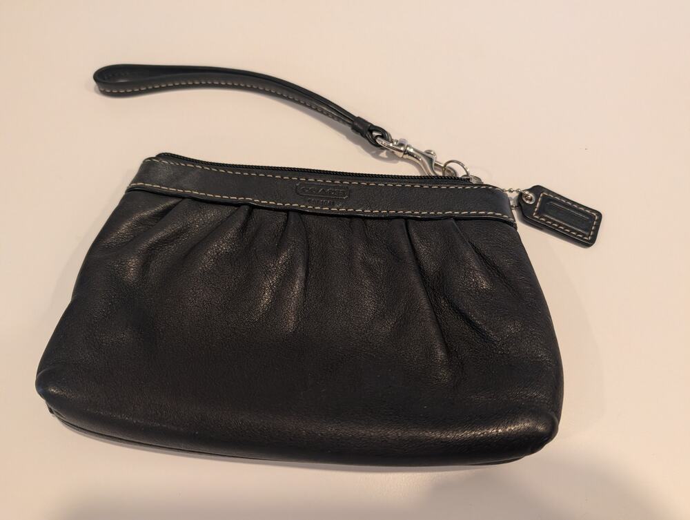 Coach Black Zip Top Wristlet Clutch Detachable Strap